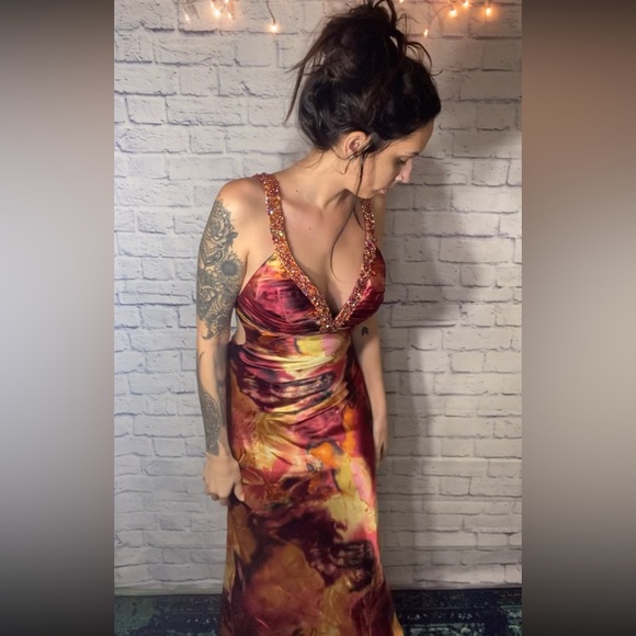 Faviana Couture -Lilies Floral Prom/Formal Open-back Beaded Bust Maxi Dress - Picture 13 of 14